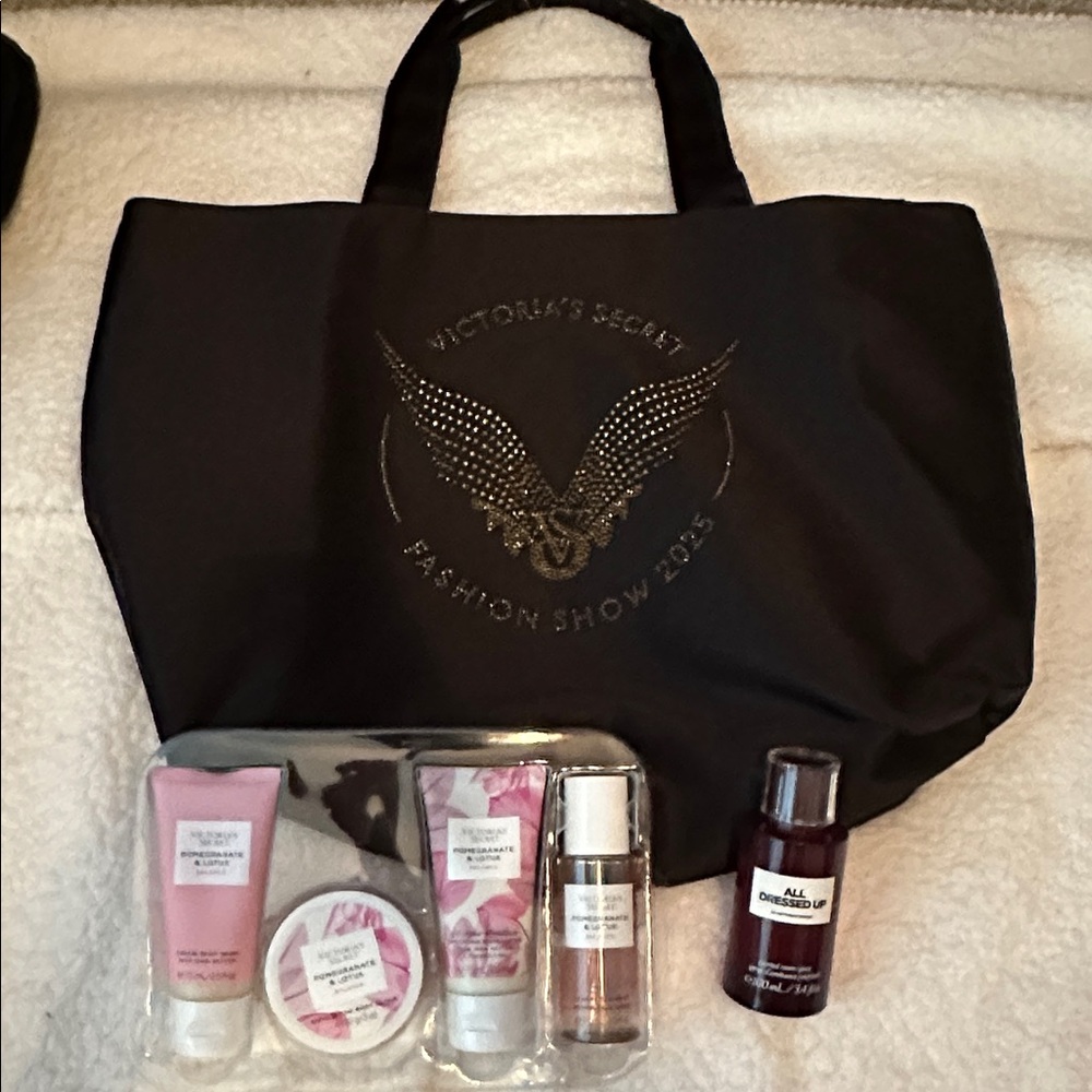 New Victoria's Secret fashion show bag and fragrances